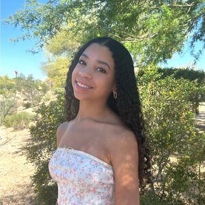 Meet your Posher, Liana